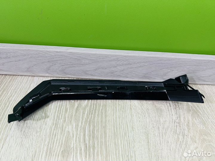 Накладка бампера Lamborghini Urus 4ML807819