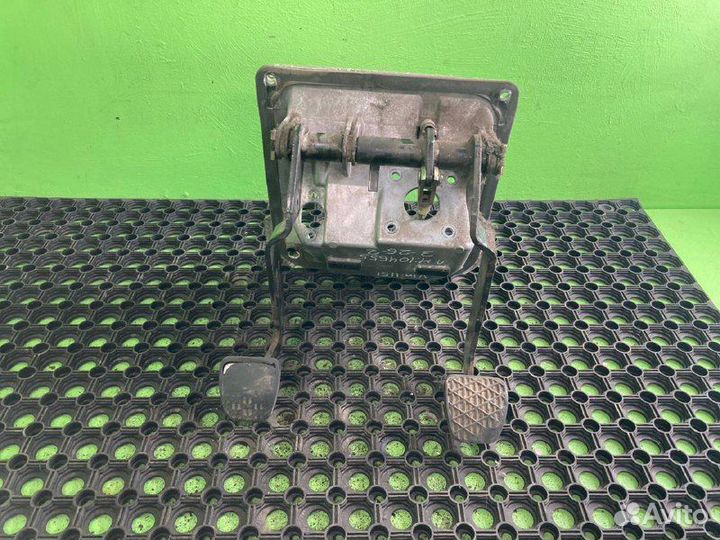 Основание педального узла mercedes-benz actros MP