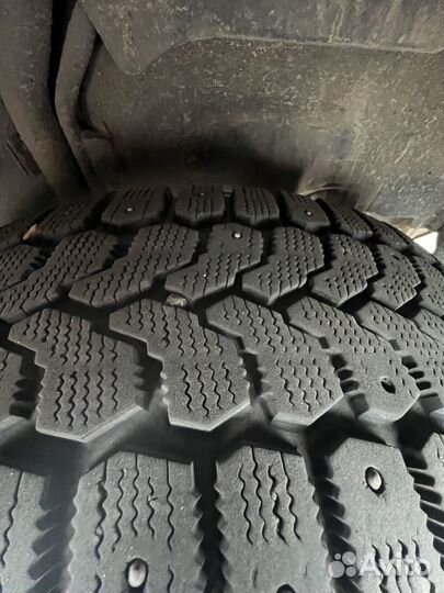 Yokohama ice guard stud 205/60 R16