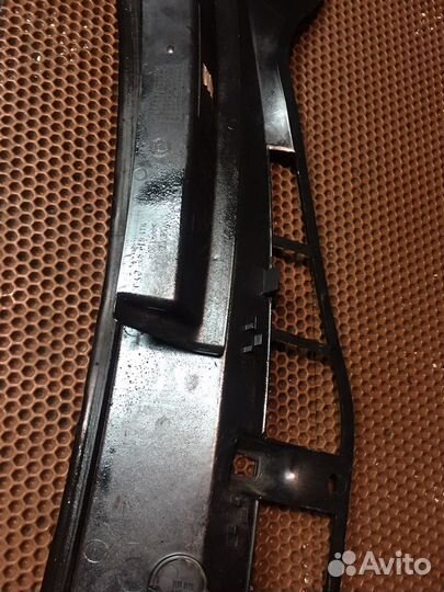 Решетка стеклоочистителя skoda octavia A4 1U