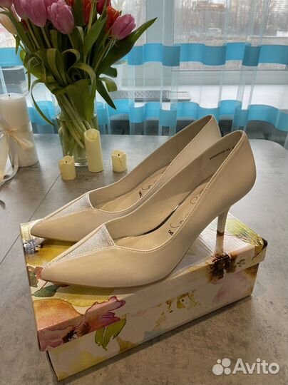 Туфли белые