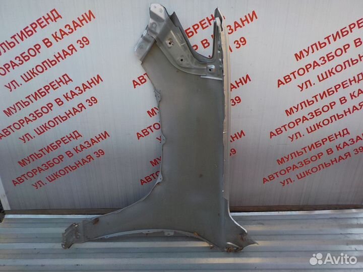 Крыло переднее правое Тойота Ленд Крузер 200