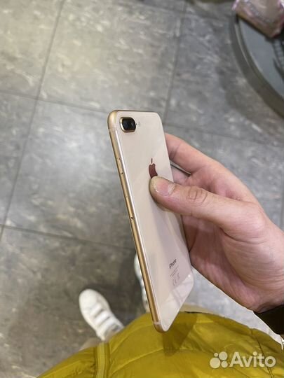 iPhone 8 Plus, 64 ГБ