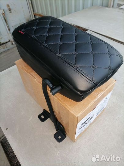 Подлокотник на Рено Логан 2 на ножке