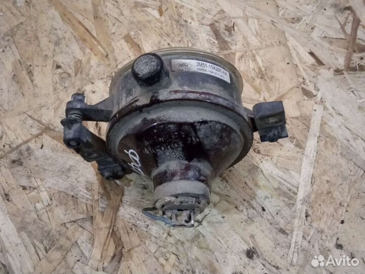 Противотуманная фара передняя правая Ford Focus 2