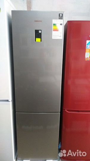 Холодильник Samsung