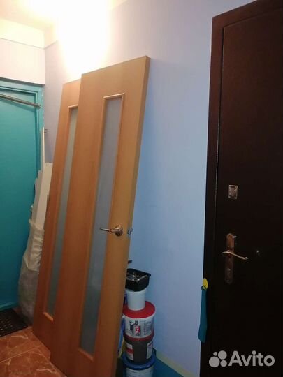 Двери межкомнатные с коробкой 2м на 60см.-2шт