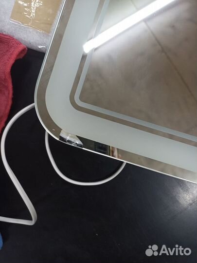 Зеркало с подсветкой для ванной