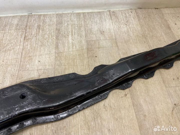 Балка продольная (лыжа ) передняя Mitsubishi