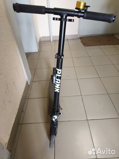 Детский 2-колесный самокат Plank Magic 200