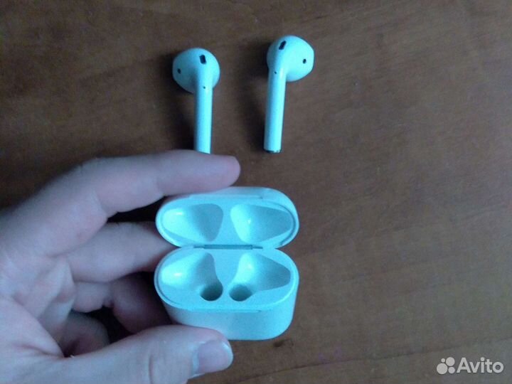 Беспроводные наушники apple airpods
