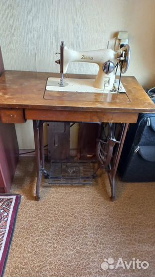 Швейная машина tikka