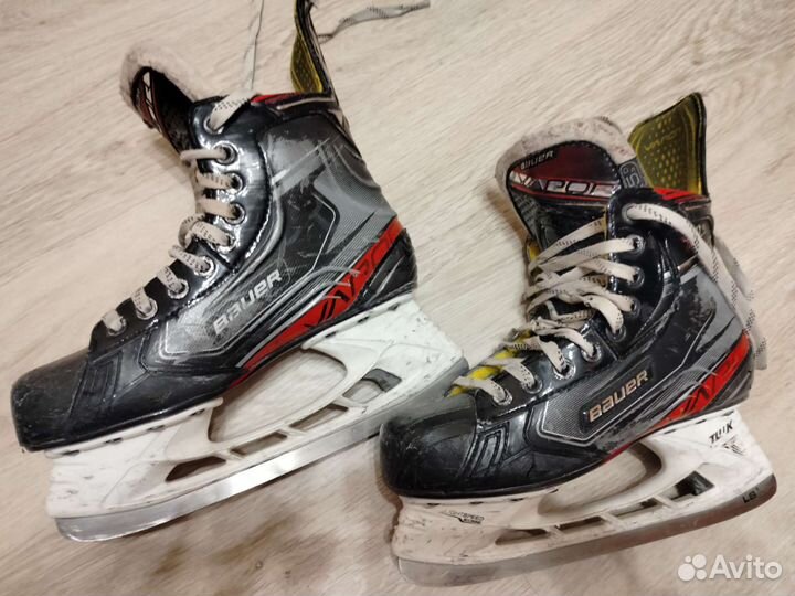 Коньки хоккейные