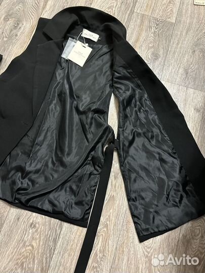 Жилетка черная женская