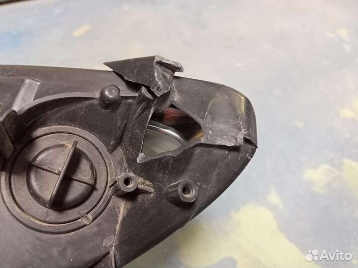 Фара передняя правая Peugeot 308