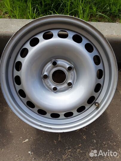 Продам комплект штампованных дисков