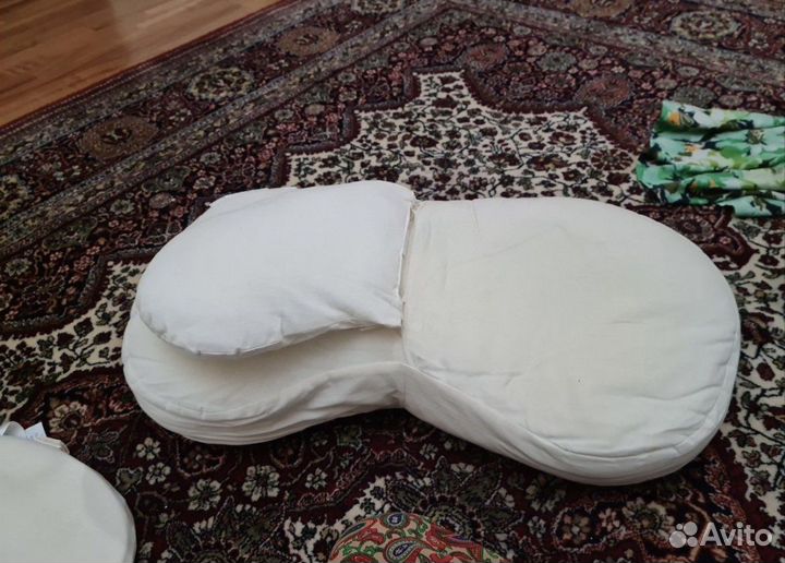 Подушка для кормления born free bliss