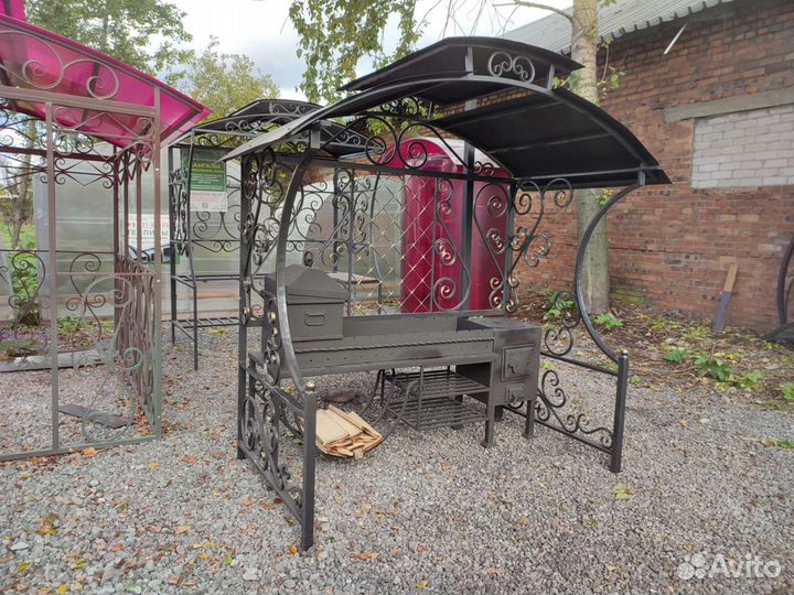 Кованые мангалы с крышей