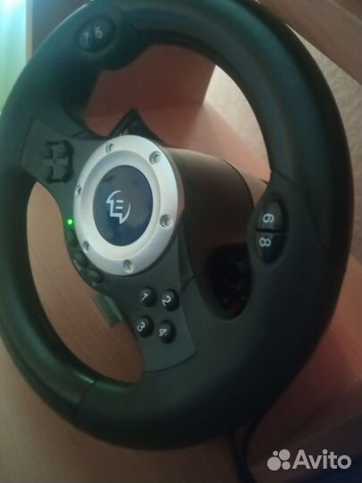Игровой руль с педалями