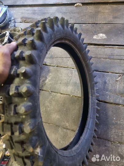 Покрышка на эндуро 18