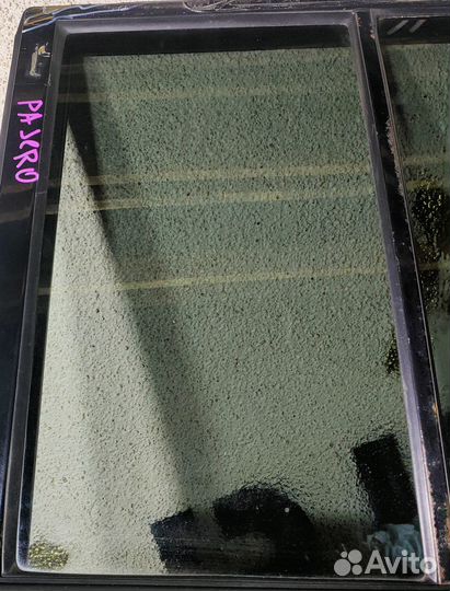 Стекло двери задней правой (форточка) Mitsubishi