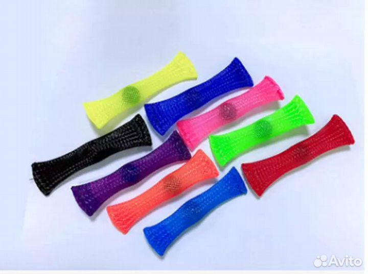 Антистресс мраморный шарик в плетеной сетке черный