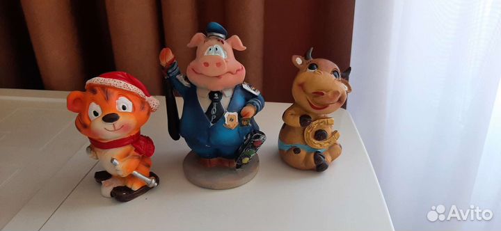 Статуэтки, фигурки