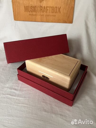 Музыкальная шкатулка с балериной из клена