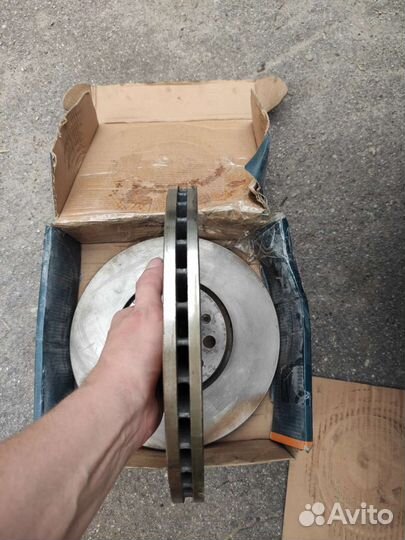 Диски тормозные Denckermann B130265 Vag Новые