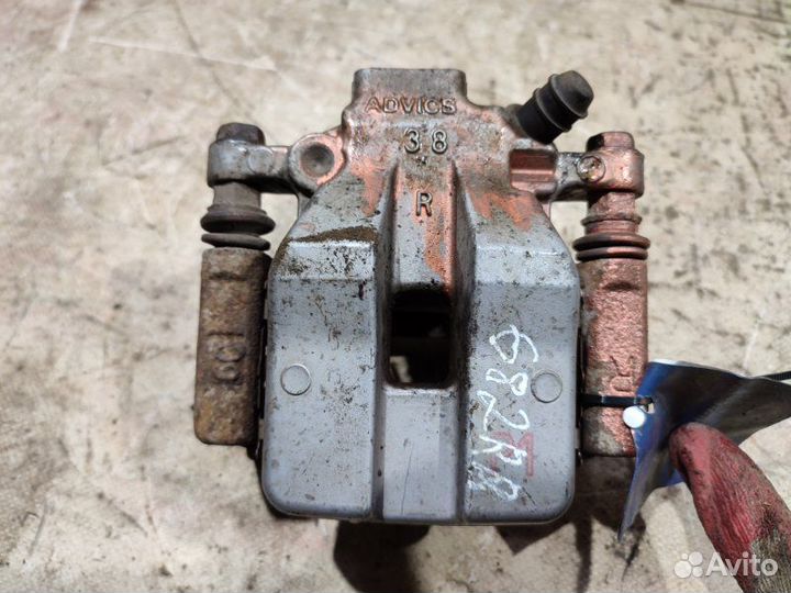 Суппорт задний правый Toyota Camry GSV40 2GR-FE