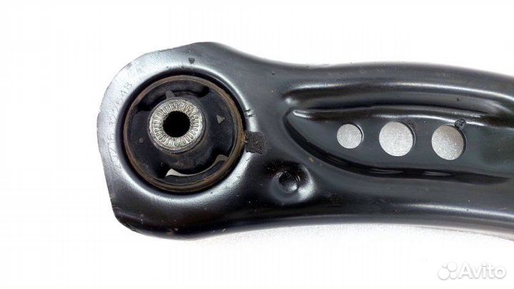 Рычаг подвески передний правый Skoda Octavia A7