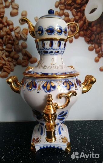 61. Самовар с чайничком Гжель 1980-е