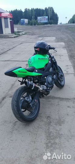 Kawasaki zzr 400-2