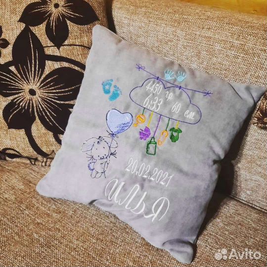 Подушка метрика с машинной вышивкой на заказ