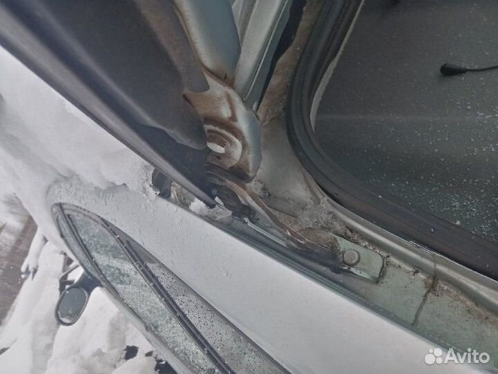 Петля багажника Renault Laguna хэтчбек 1999