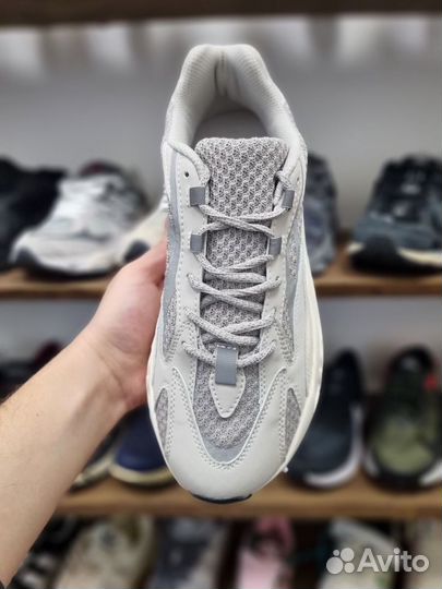 Кроссовки Adidas Yeezy Boost 700 v2