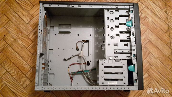 Корпус пк Gigabyte ATX черный, стальной, без бп