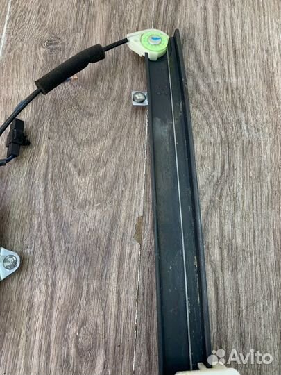 Стеклоподъемник задний левый Chevrolet Captiva