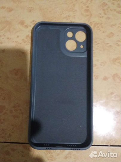 Чехол на iPhone 13