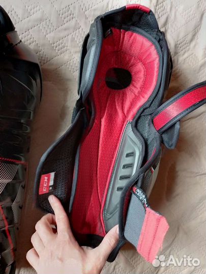 Профессиональные щитки CCM Jetspeed FT1