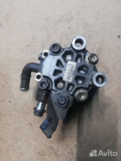 Насос Гур Toyota Avensis 2