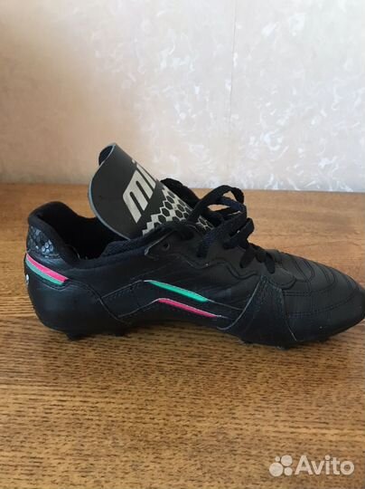 Футбольные бутсы Mitre