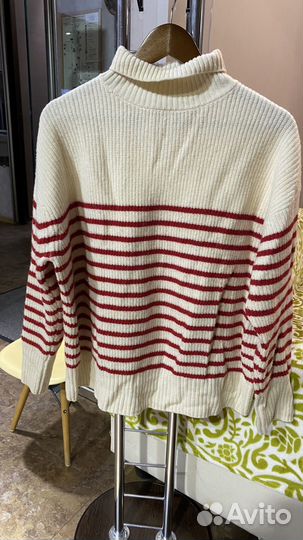 Продам свитер с высоким горлом