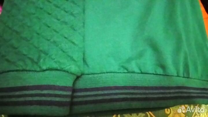 Свитер,лонгсливы и толстовка новые.Турция 7-8 лет