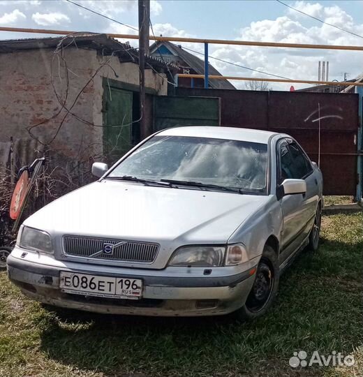 Запчасти на volvo s40
