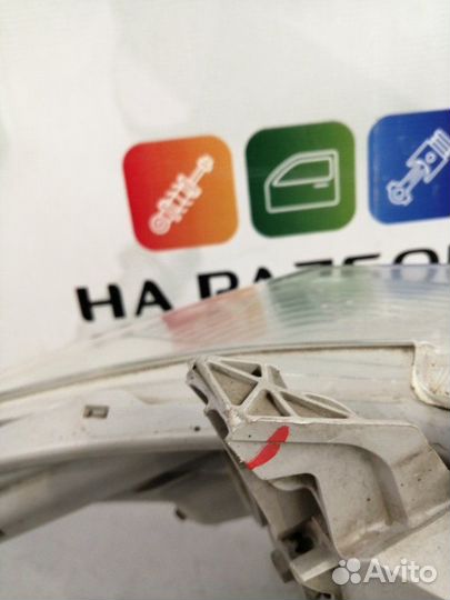 Фара передняя левая Toyota Highlander