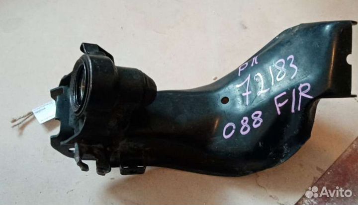 Рычаг поворотный правый верхний Nissan primera