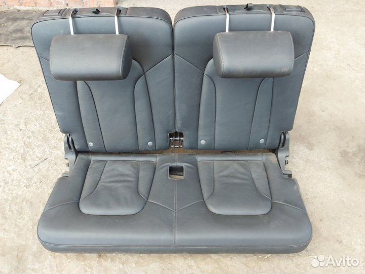 Третий ряд сидений Audi Q7 внедорожник 3.6 2007