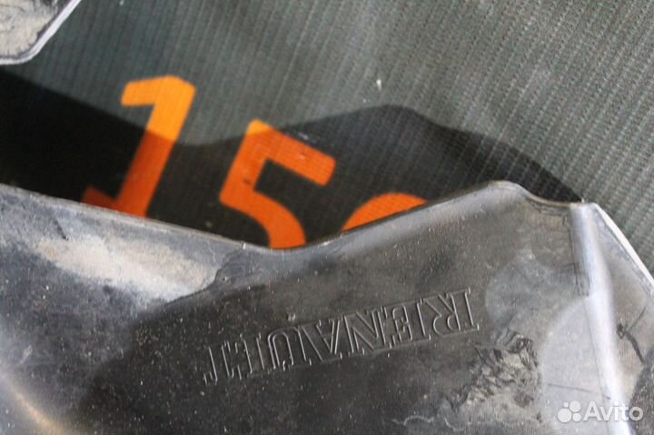 Локер передний правый - Renault Fluence