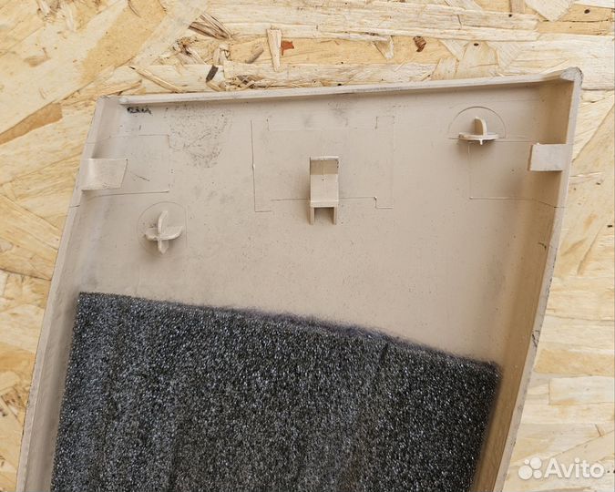 Обшивка стойки нижняя Е39 BMW